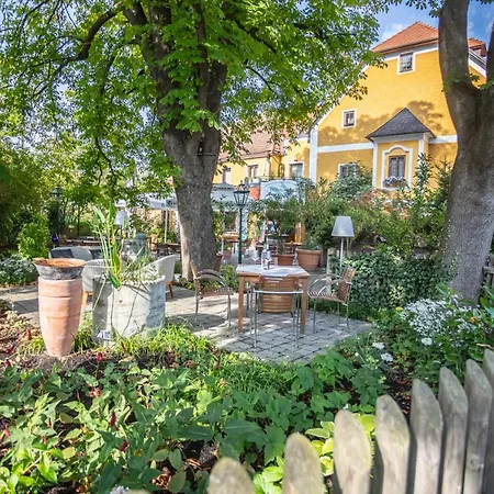 Hotel Donauwirt - Garni Weissenkirchen in der Wachau