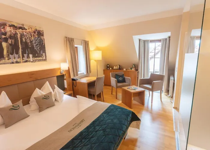 Donauwirt - Garni מלון 4*