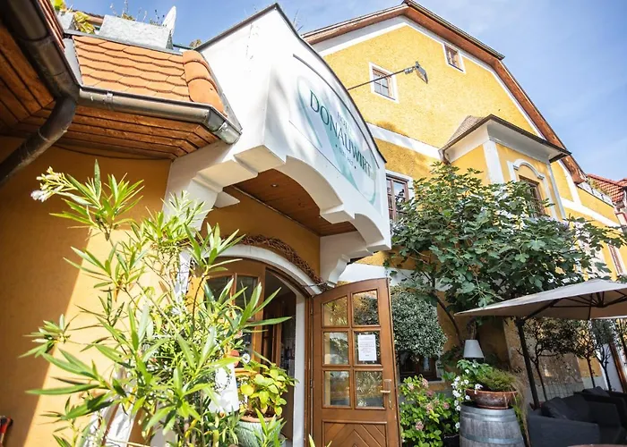 מלון Donauwirt - Garni 4*