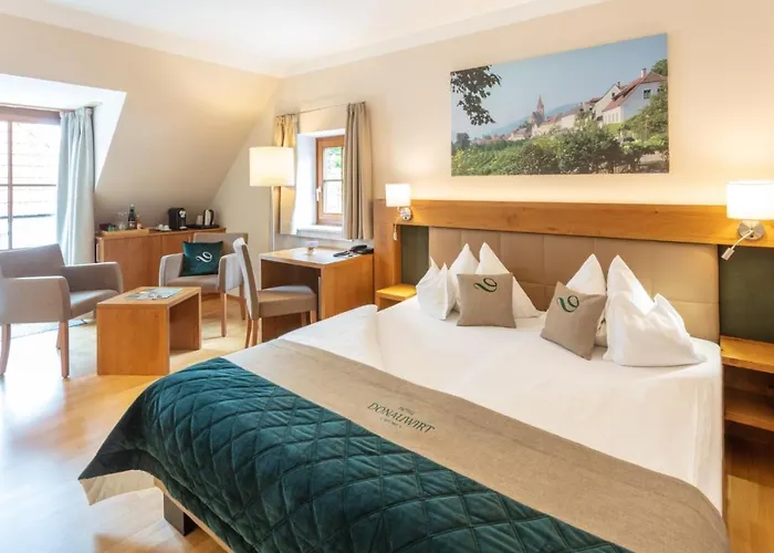 מלון Donauwirt - Garni 4*