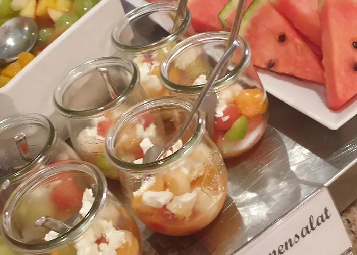 מלון Donauwirt - Garni 4*